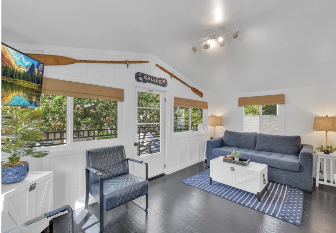 The Gallery - Living Room